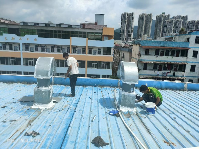 泉港钢结构屋面涂料维修方法